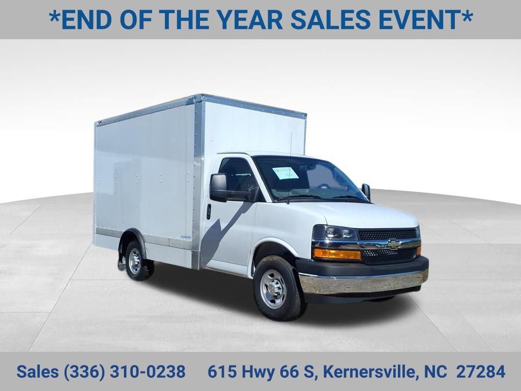 2024 Chevrolet Express Cutaway Base's photo