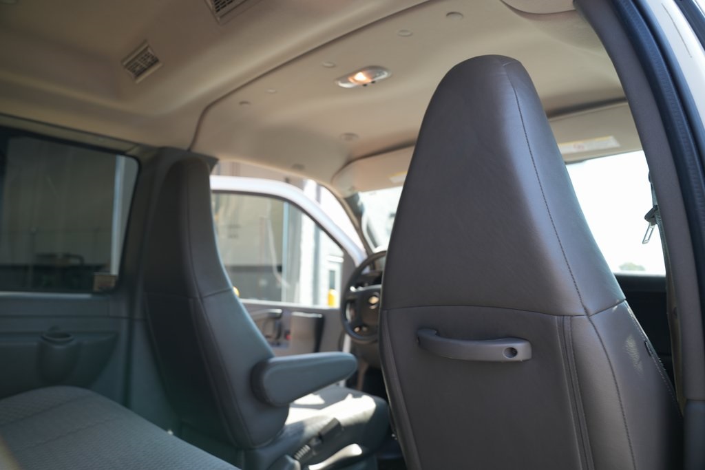 2017 Chevrolet Express 3500 LT photo 28