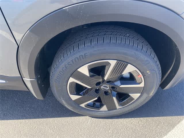 2025 Nissan Kicks SV photo 6