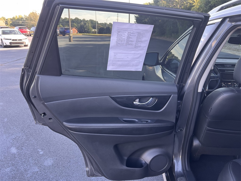 2019 Nissan Rogue SL photo 10