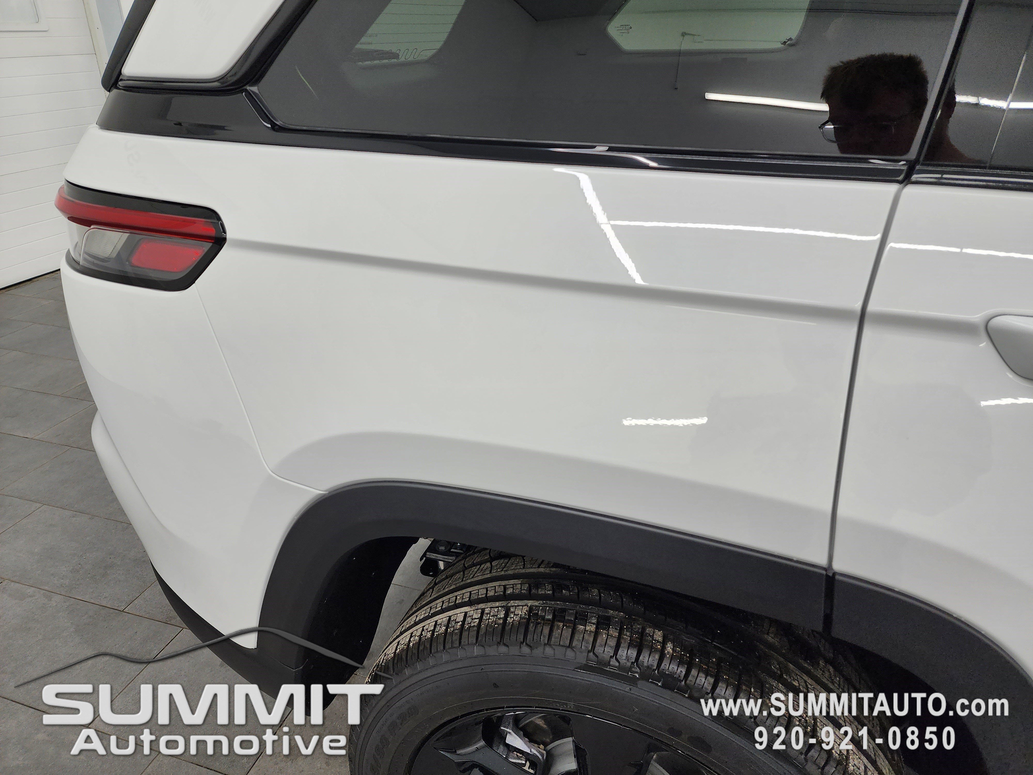 2025 Jeep Grand Cherokee Limited photo 3