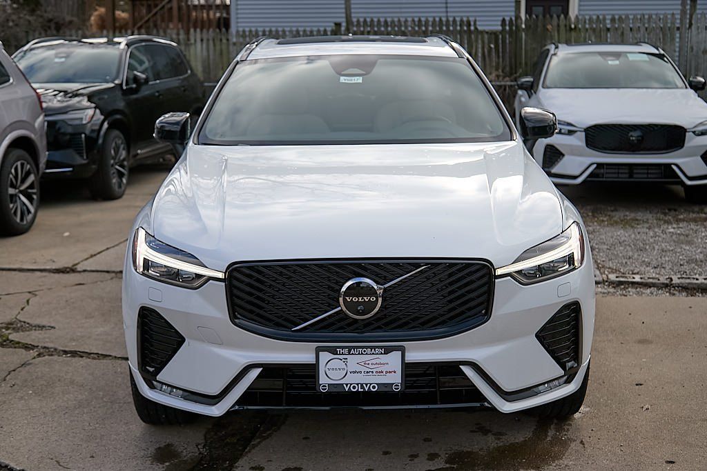 2026 VOLVO XC60 - Image 4