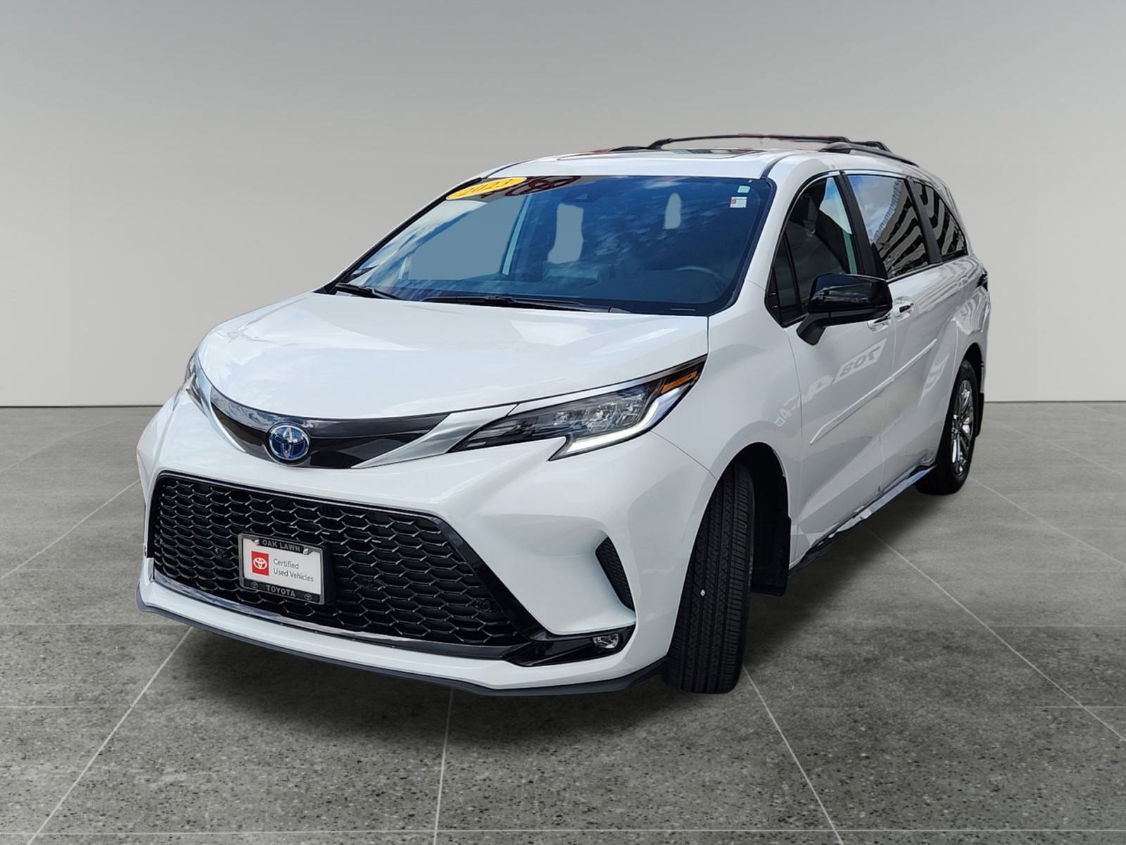 2023 Toyota Sienna XSE photo 3