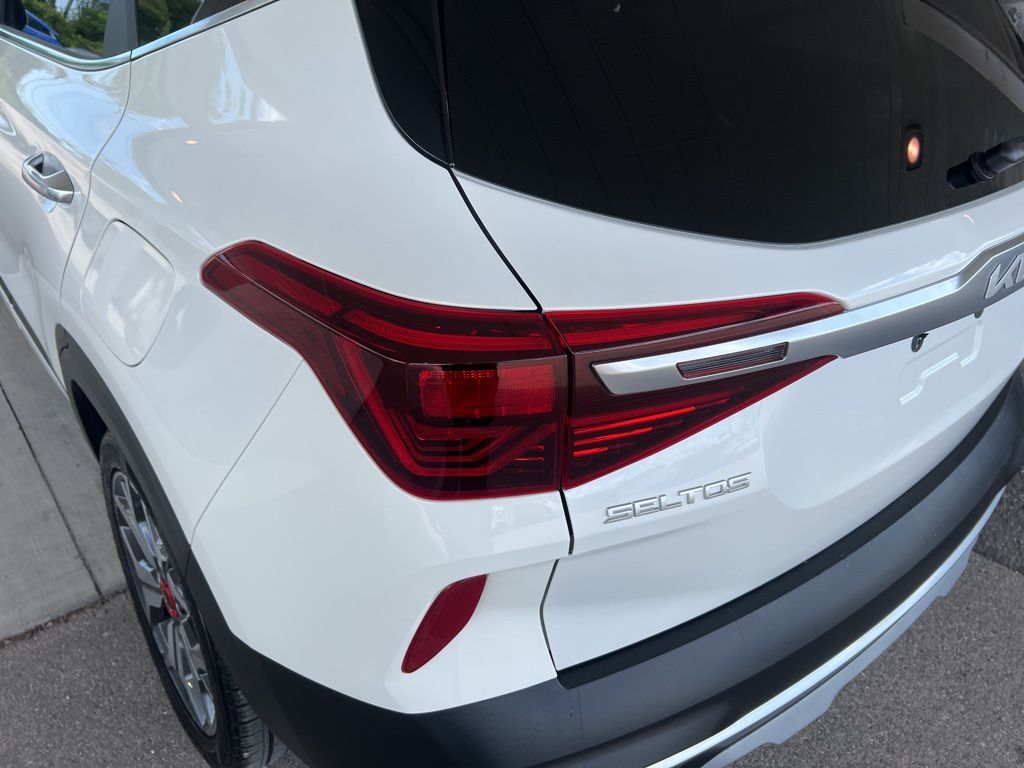 2023 Kia Seltos SX photo 32