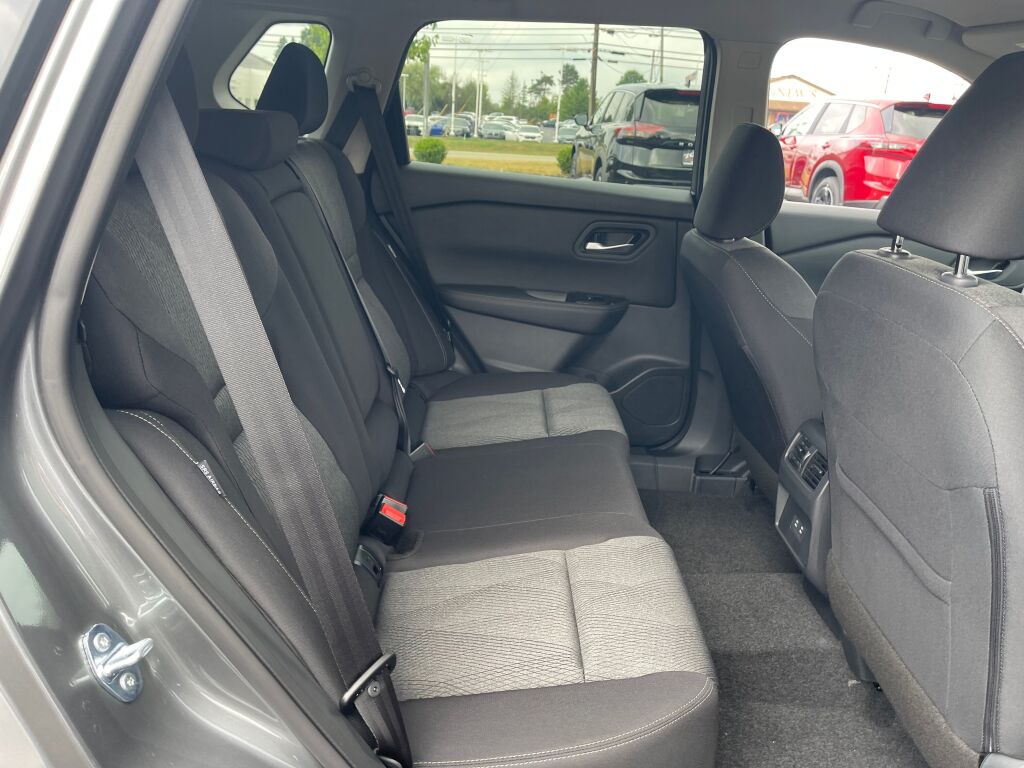 2026 Nissan Rogue SV photo 14