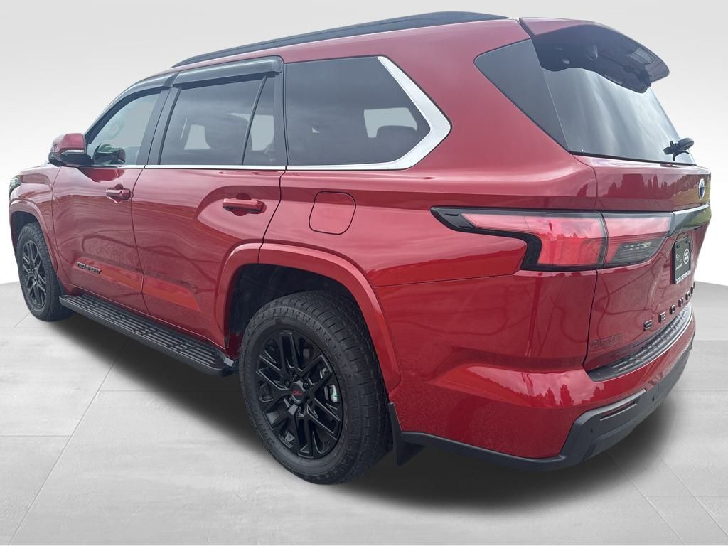 2024 Toyota Sequoia SR5 photo 4