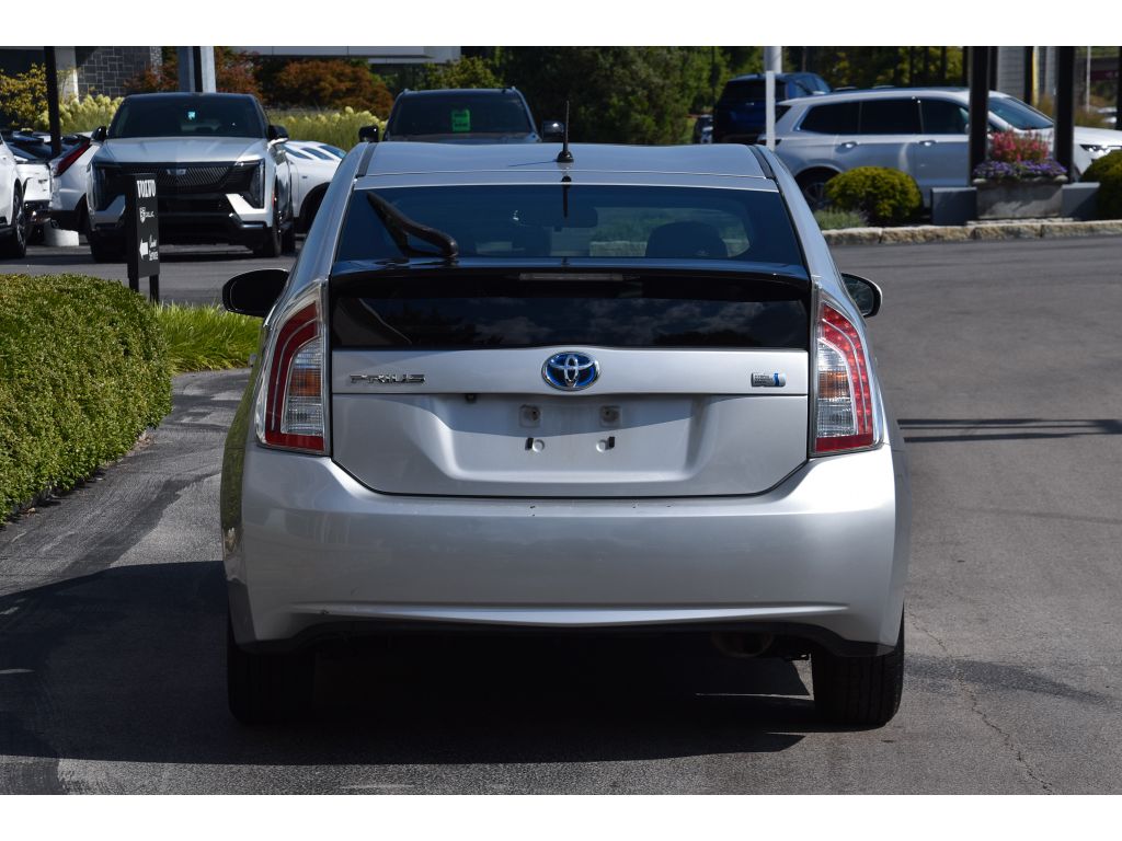 2015 Toyota Prius Two photo 5