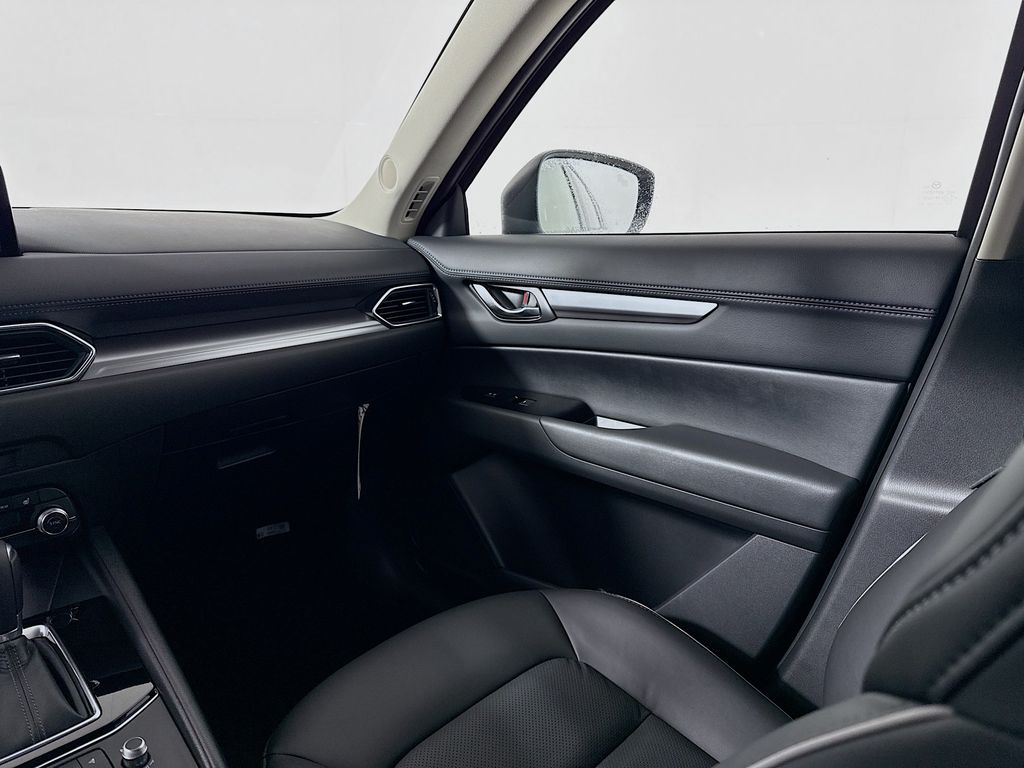 2025 Mazda CX-5 2.5 Select photo 19