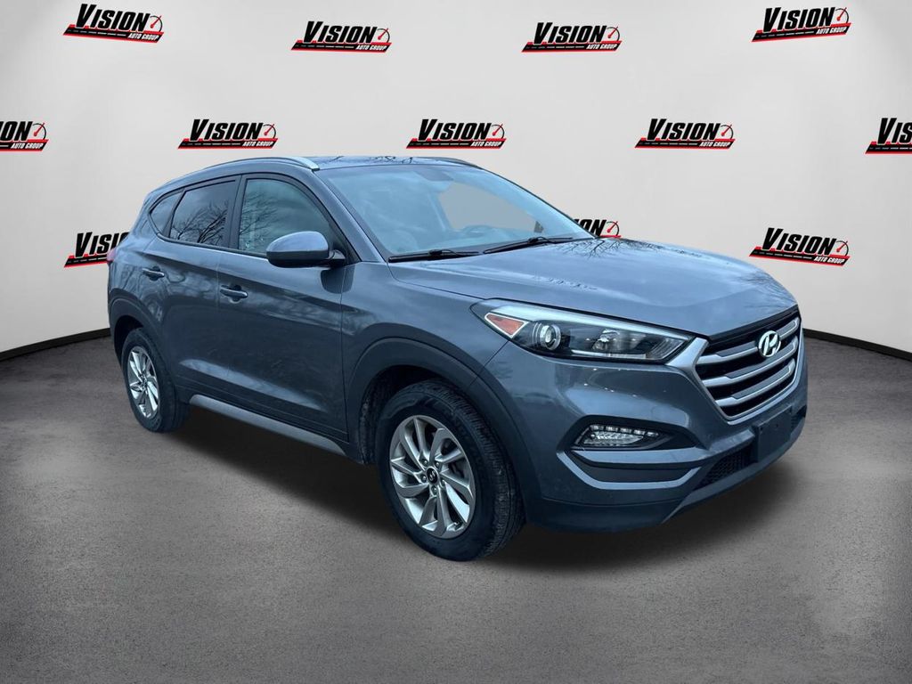 2017 Hyundai Tucson SE photo 3