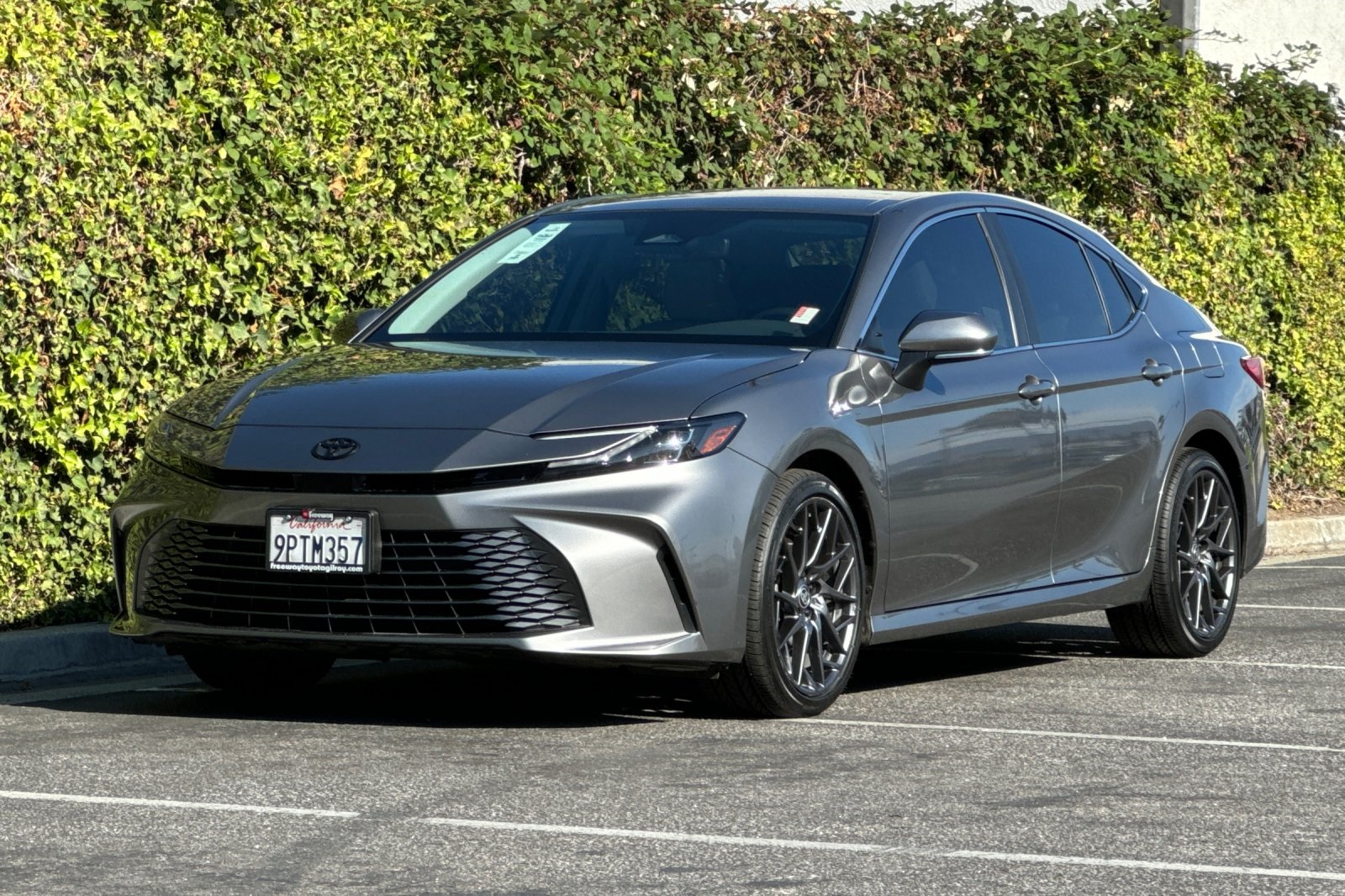 2025 Toyota Camry XLE photo 8