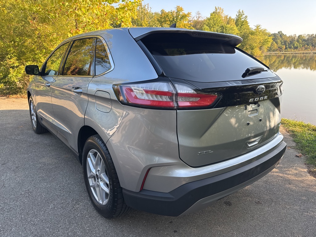 2024 Ford Edge SEL photo 5