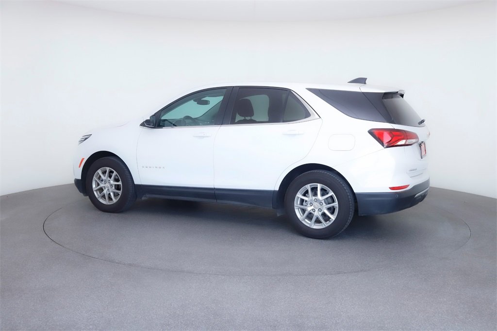 2024 Chevrolet Equinox LT photo 2