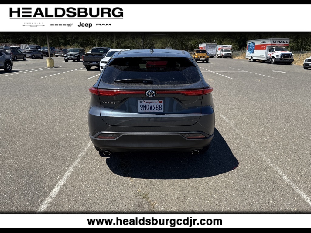 2024 Toyota Venza LE photo 4