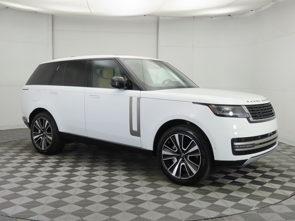 2025 Land Rover Range Rover SE photo 3