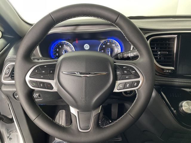 2025 Chrysler Pacifica photo 22