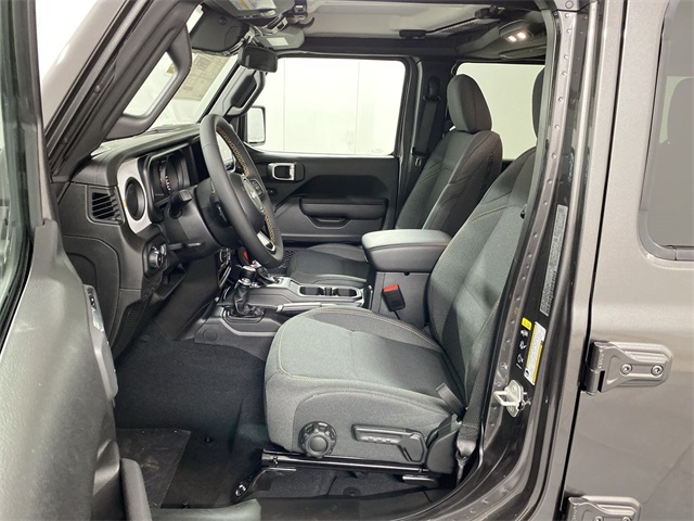 2024 Jeep Wrangler Sport S photo 13