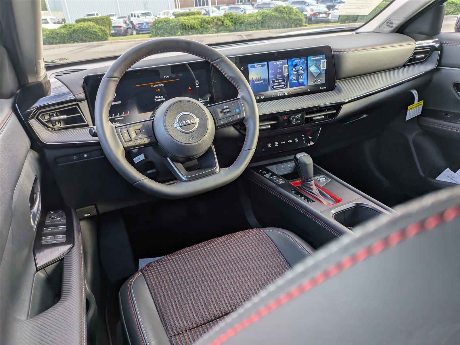 2026 Nissan Kicks SR photo 22