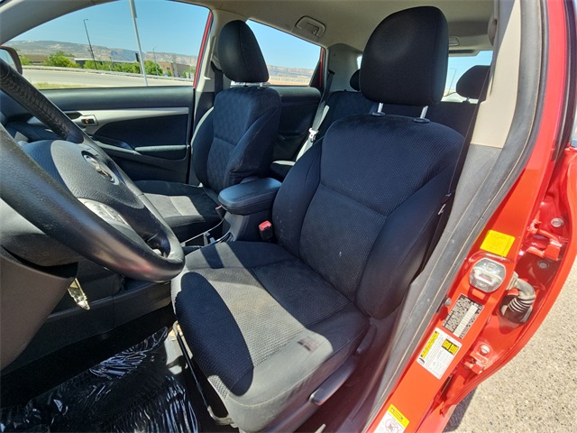 2010 Toyota Corolla Matrix L 4WD photo 5