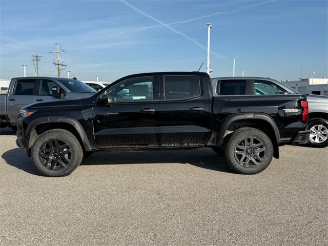 2025 Chevrolet Colorado Trail Boss photo 2