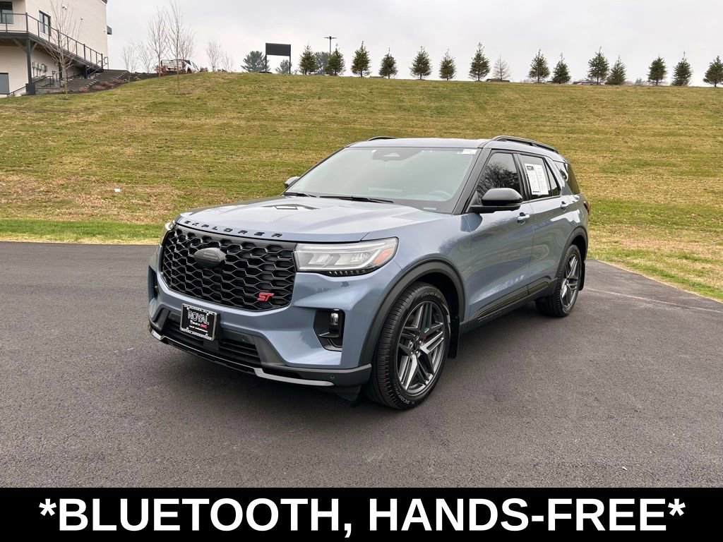 2025 Ford Explorer ST photo 3