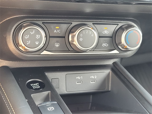 2025 Nissan Kicks SV photo 7