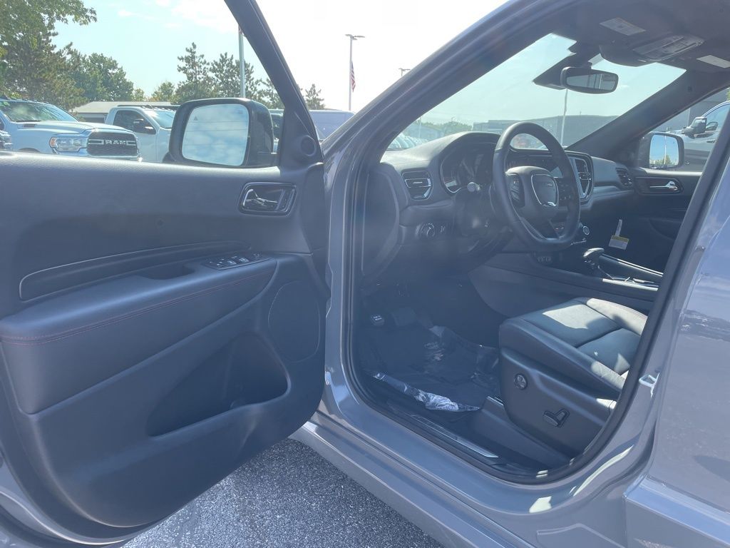 2025 Dodge Durango R/T Plus photo 15