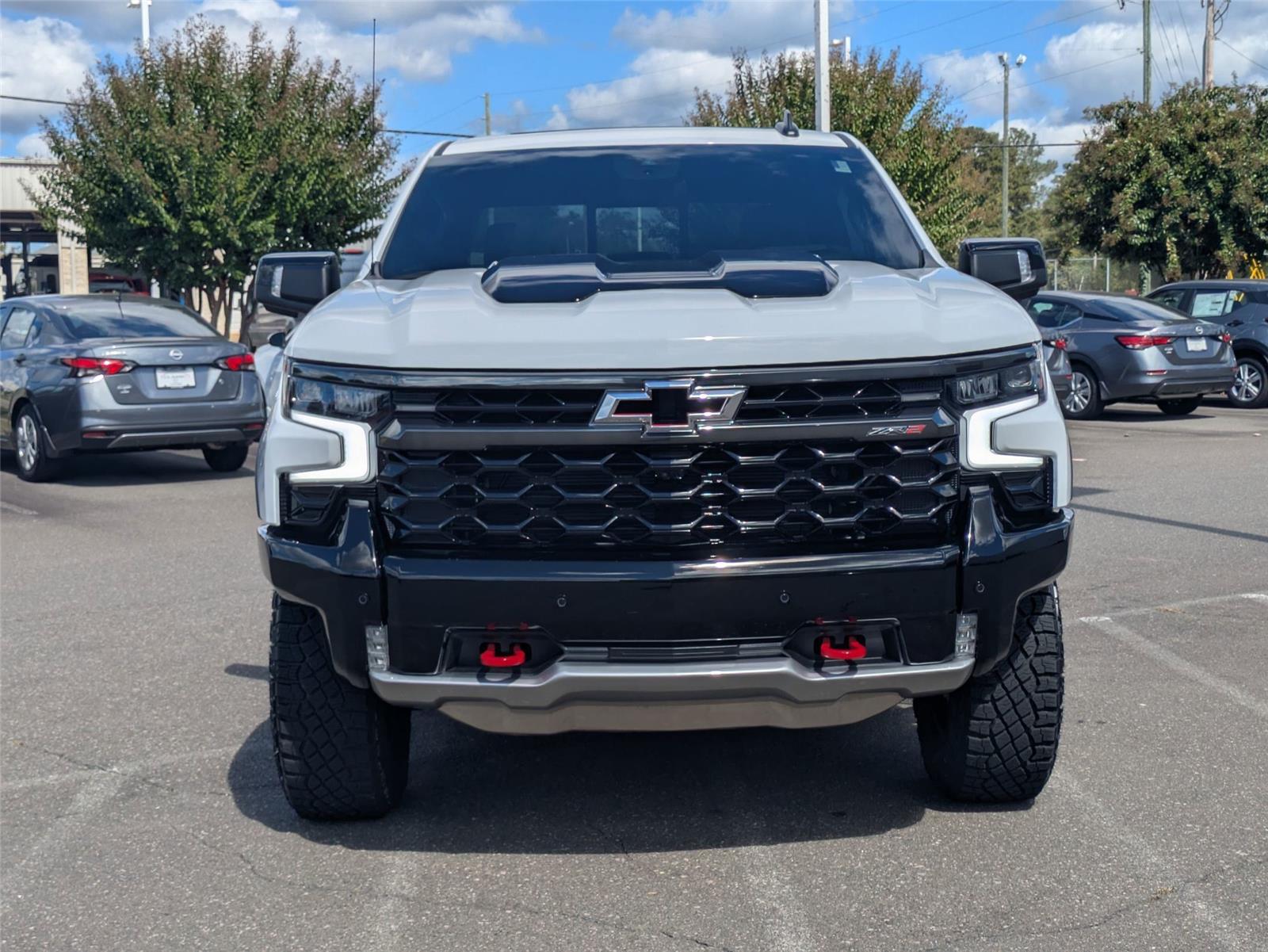 2025 Chevrolet Silverado 1500 ZR2 photo 2