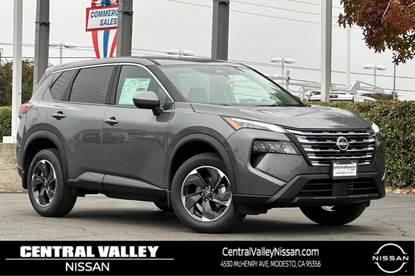 2026 Nissan Rogue SV's photo