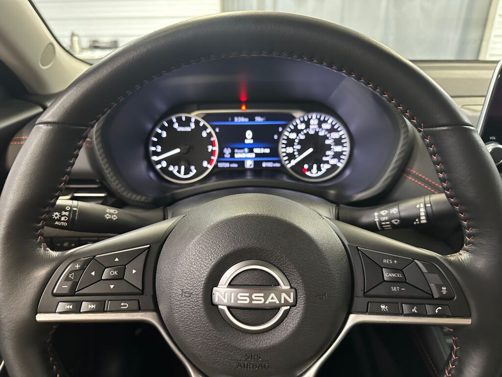 2024 Nissan Sentra SR photo 8