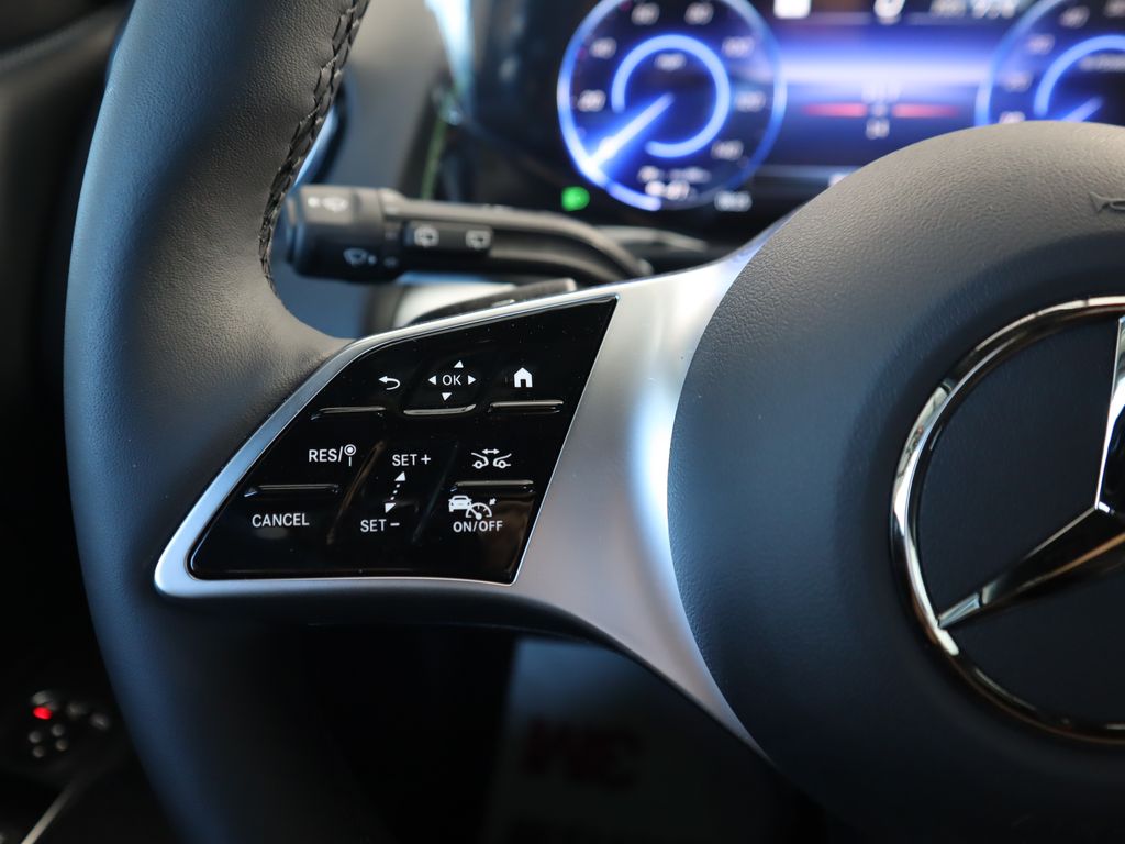 2025 Mercedes Benz EQB 350 4MATIC photo 10