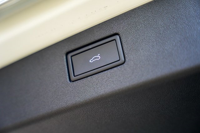 2025 Volkswagen Tiguan SE photo 26