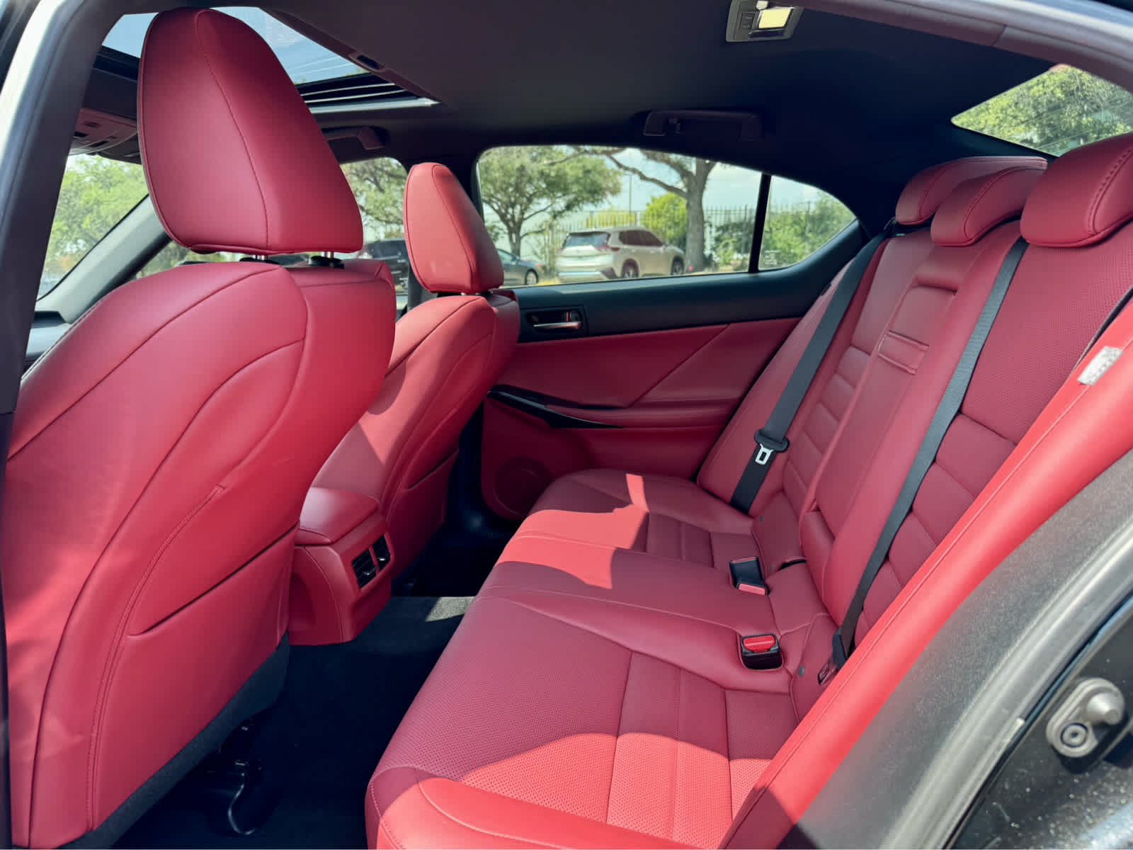 2023 Lexus IS 500 F SPORT photo 11