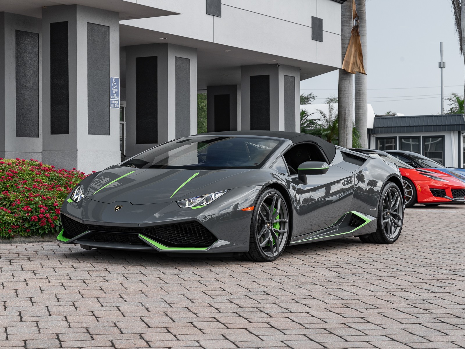 2016 Lamborghini Huracan LP 610-4 Spyder photo 37