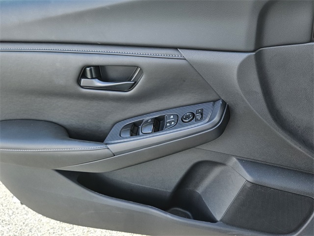 2025 Nissan Sentra S photo 27