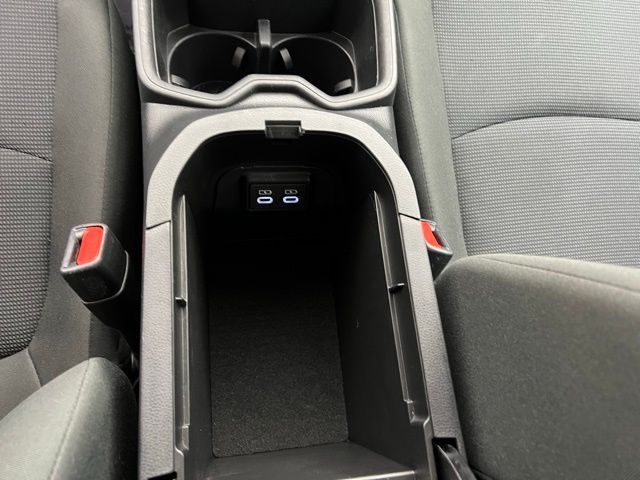2024 Toyota RAV4 LE photo 24