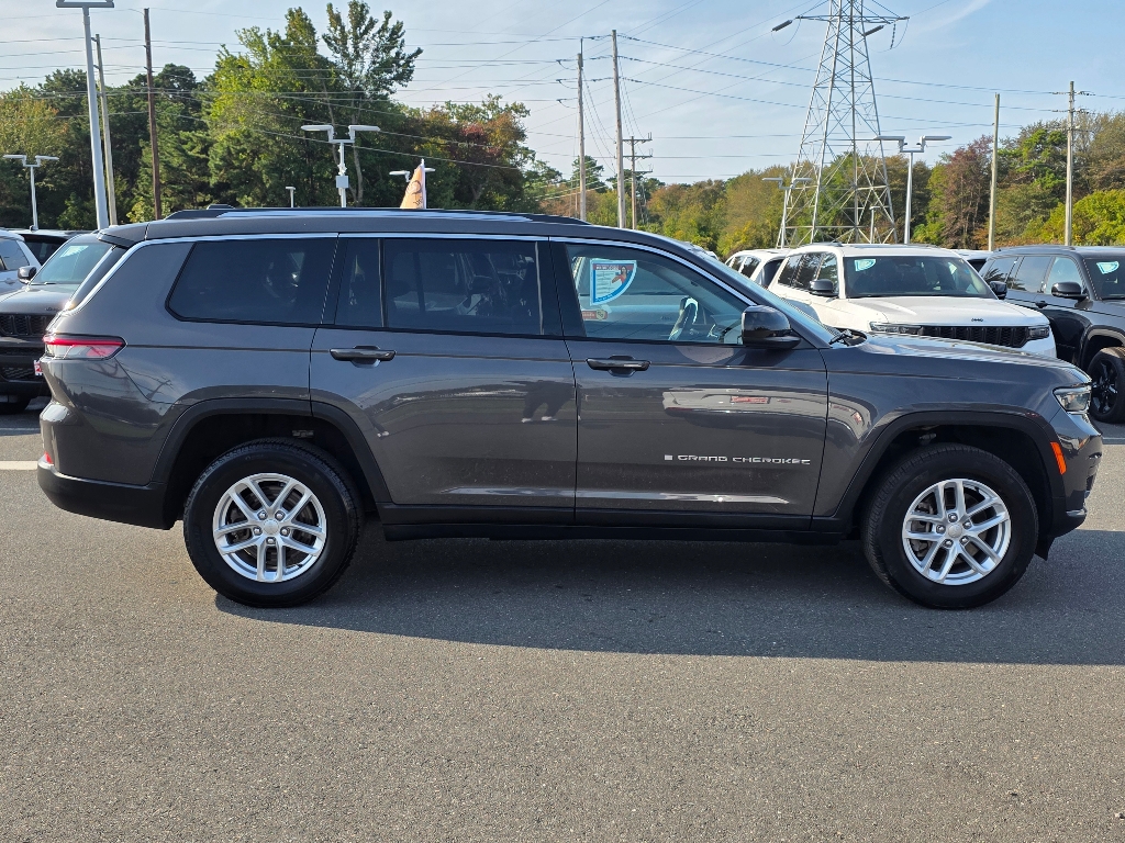 2023 Jeep Cherokee Laredo photo 12