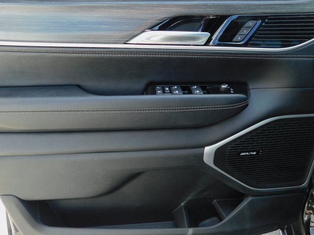 2023 Jeep Wagoneer L Series II photo 23