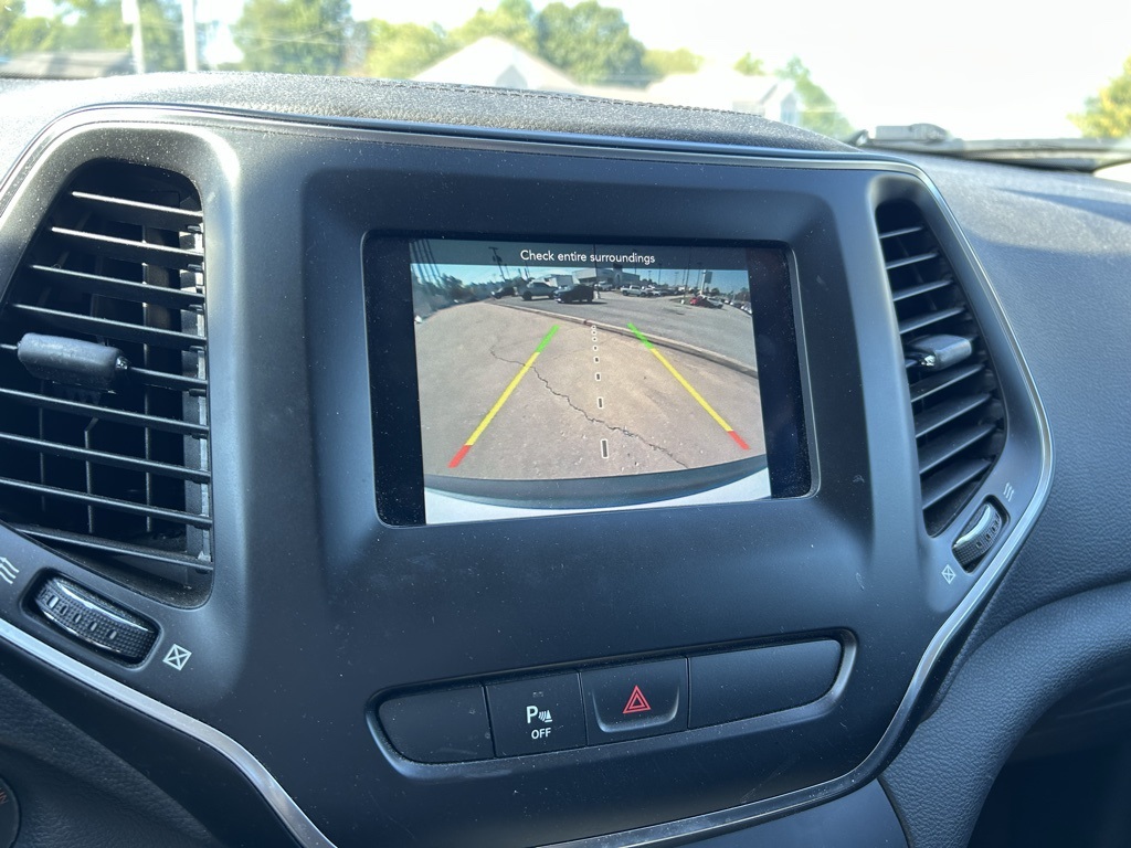2019 Jeep Cherokee Latitude photo 18