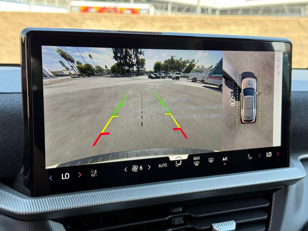 2025 Ford Explorer ST-Line photo 9