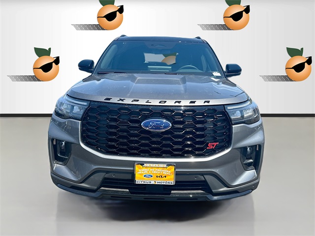 2025 Ford Explorer ST photo 2