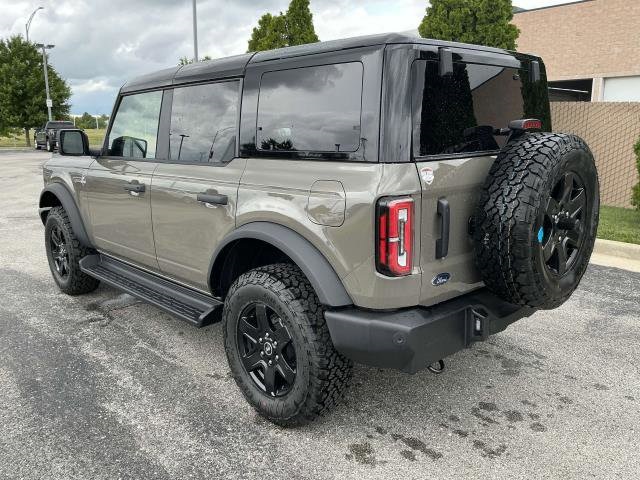 2025 Ford Bronco Outer Banks photo 3