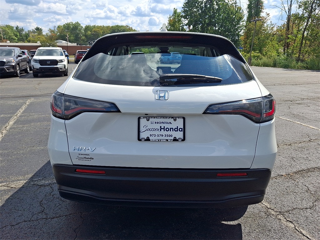2025 Honda HR-V LX photo 4