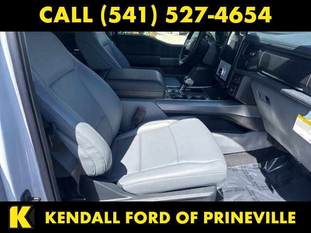2025 Ford F-150 Lightning photo 12