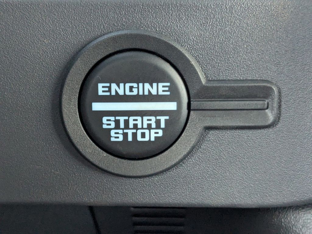 2025 Ford Bronco Outer Banks photo 31