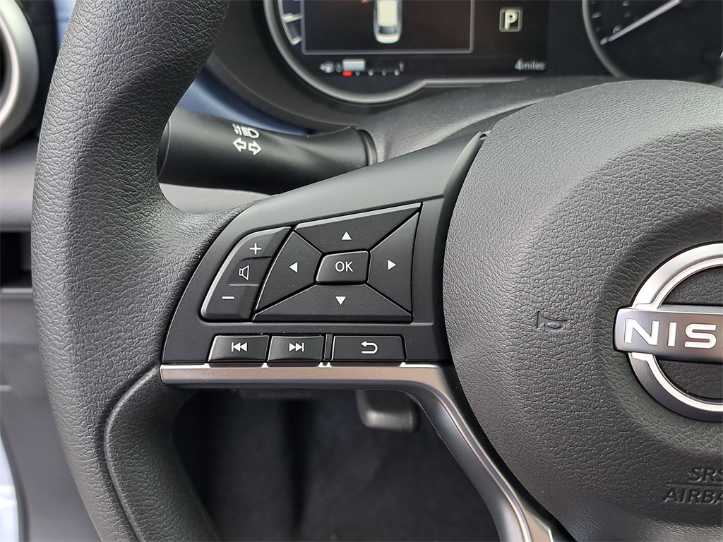 2025 Nissan Versa 1.6 SV photo 22