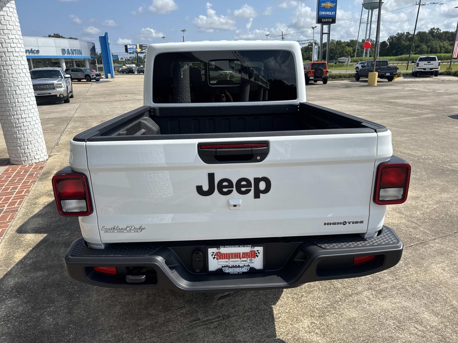 2025 Jeep Gladiator Sport photo 3