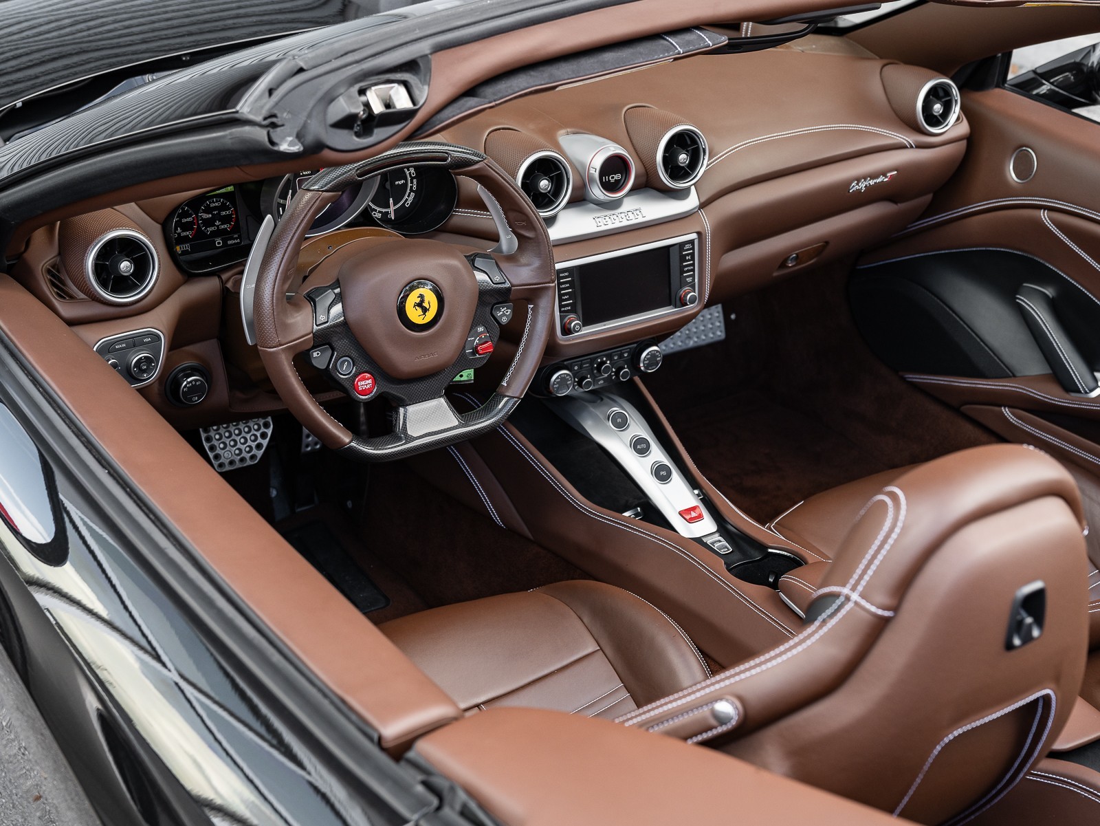 2015 Ferrari California T photo 13