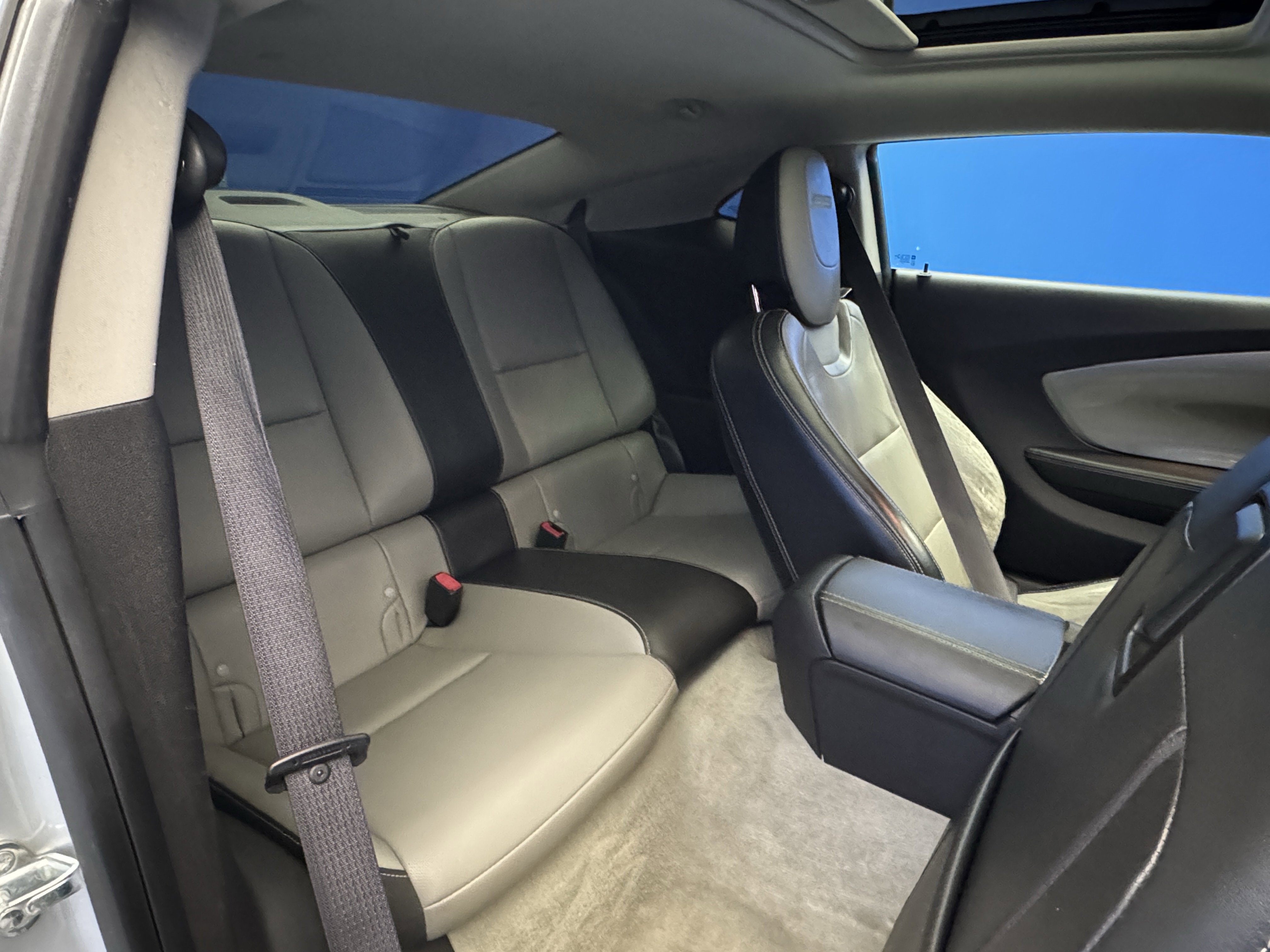 2011 Chevrolet Camaro 2SS photo 3