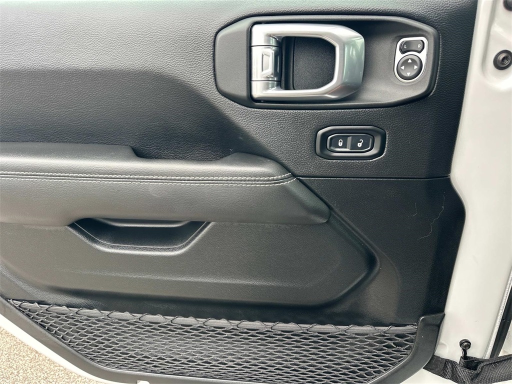 2021 Jeep Wrangler Unlimited Sahara photo 26