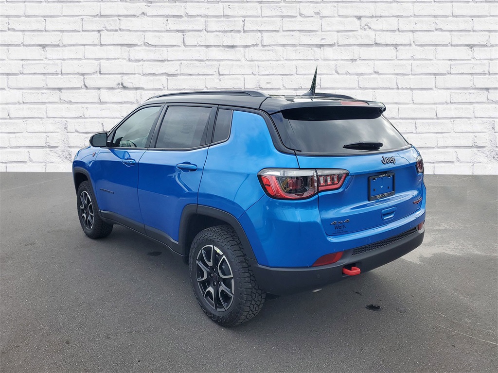 2026 Jeep Compass Trailhawk photo 3